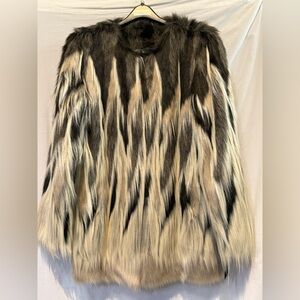 NWT - Pamela McCoy Black and Cream Upscale Luxurious Faux Fur Jacket